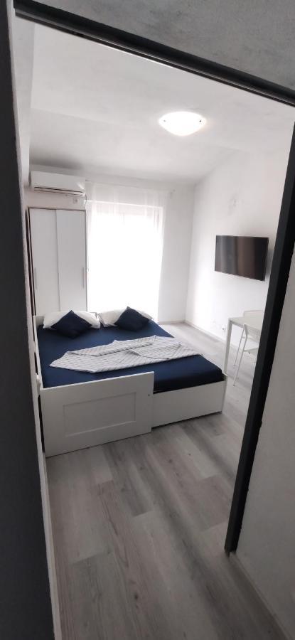 Vila Sentio Mare-Apartments Livaic Zeljko Pirovac Exterior foto